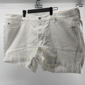 Torrid Women's Feel The Fit Perfect 5" Vintage Stretch White Denim Size 26